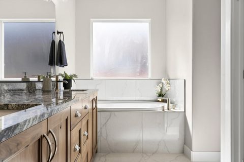 Tiny photo for 915 S 170 E, Ivins, UT 84738 (MLS # 2139182)