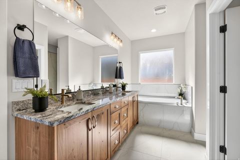 Tiny photo for 915 S 170 E, Ivins, UT 84738 (MLS # 2139182)