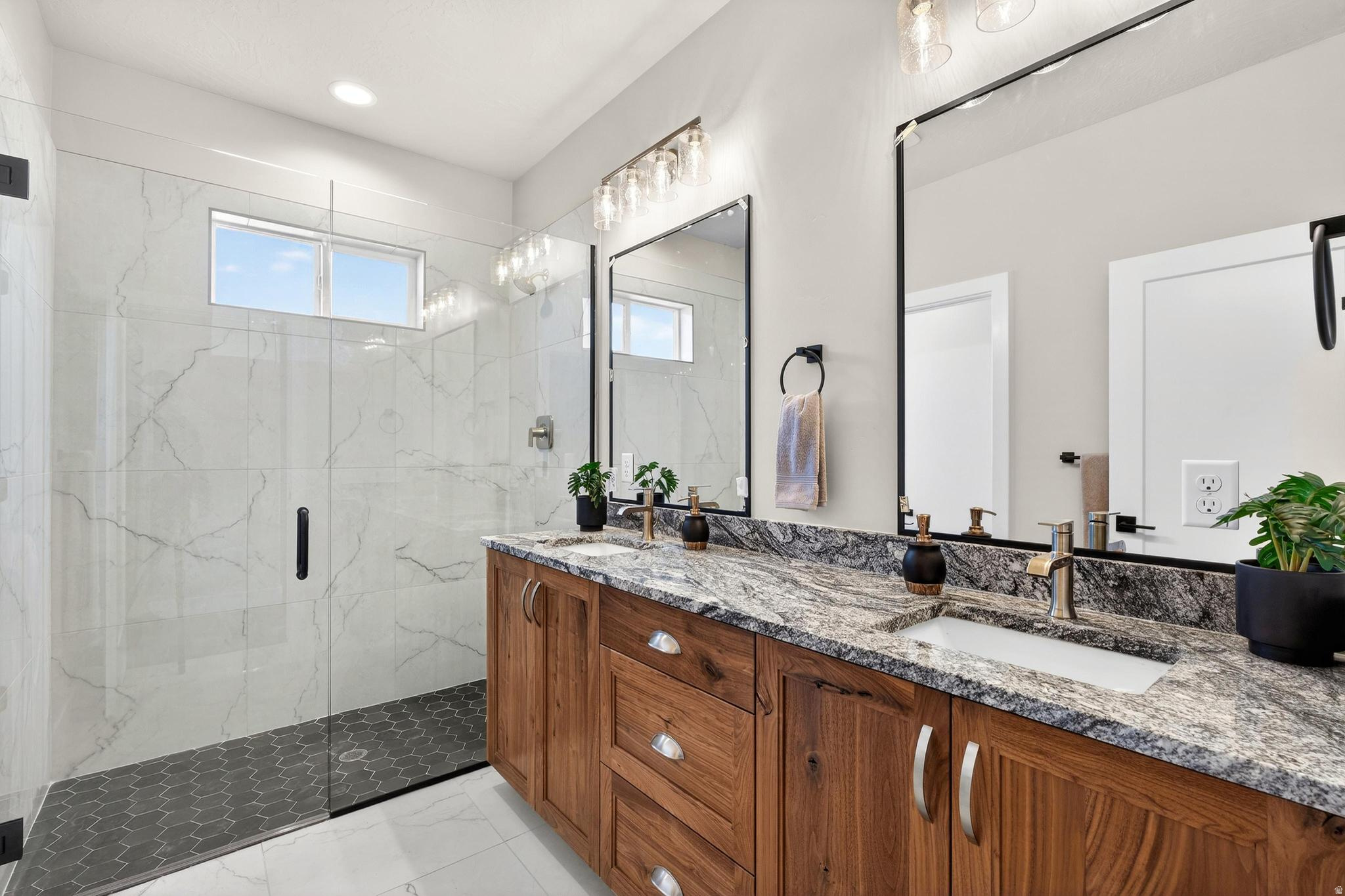 BLACK STONE - Residential