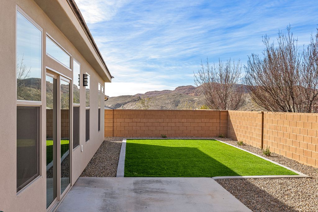Photo of 3618 W 185 N, Hurricane, UT 84737 (MLS # 2141281)