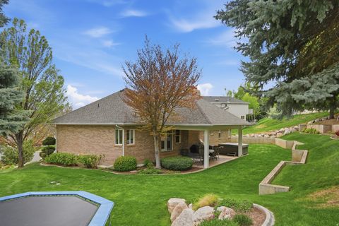 Tiny photo for 1052 E 5900 S, South Ogden, UT 84405 (MLS # 2152661)