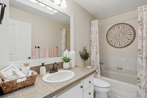 Tiny photo for 1052 E 5900 S, South Ogden, UT 84405 (MLS # 2152661)