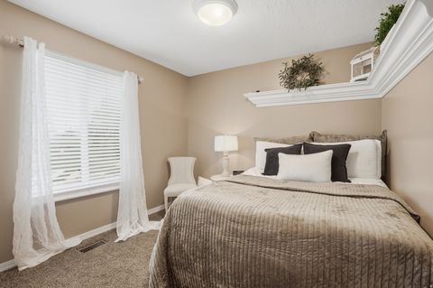 Tiny photo for 1052 E 5900 S, South Ogden, UT 84405 (MLS # 2152661)