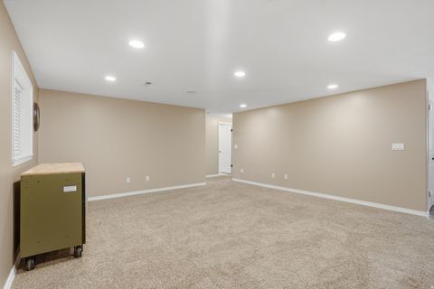 Tiny photo for 1052 E 5900 S, South Ogden, UT 84405 (MLS # 2152661)