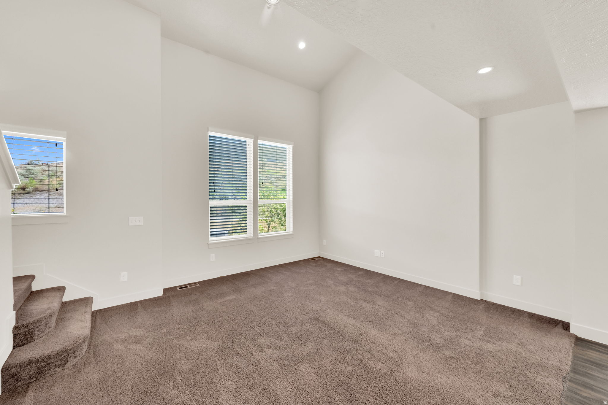 MARKETPLACE IN INDEN - Residential