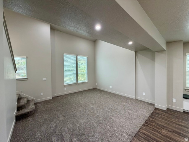 MARKETPLACE IN INDEN - Residential