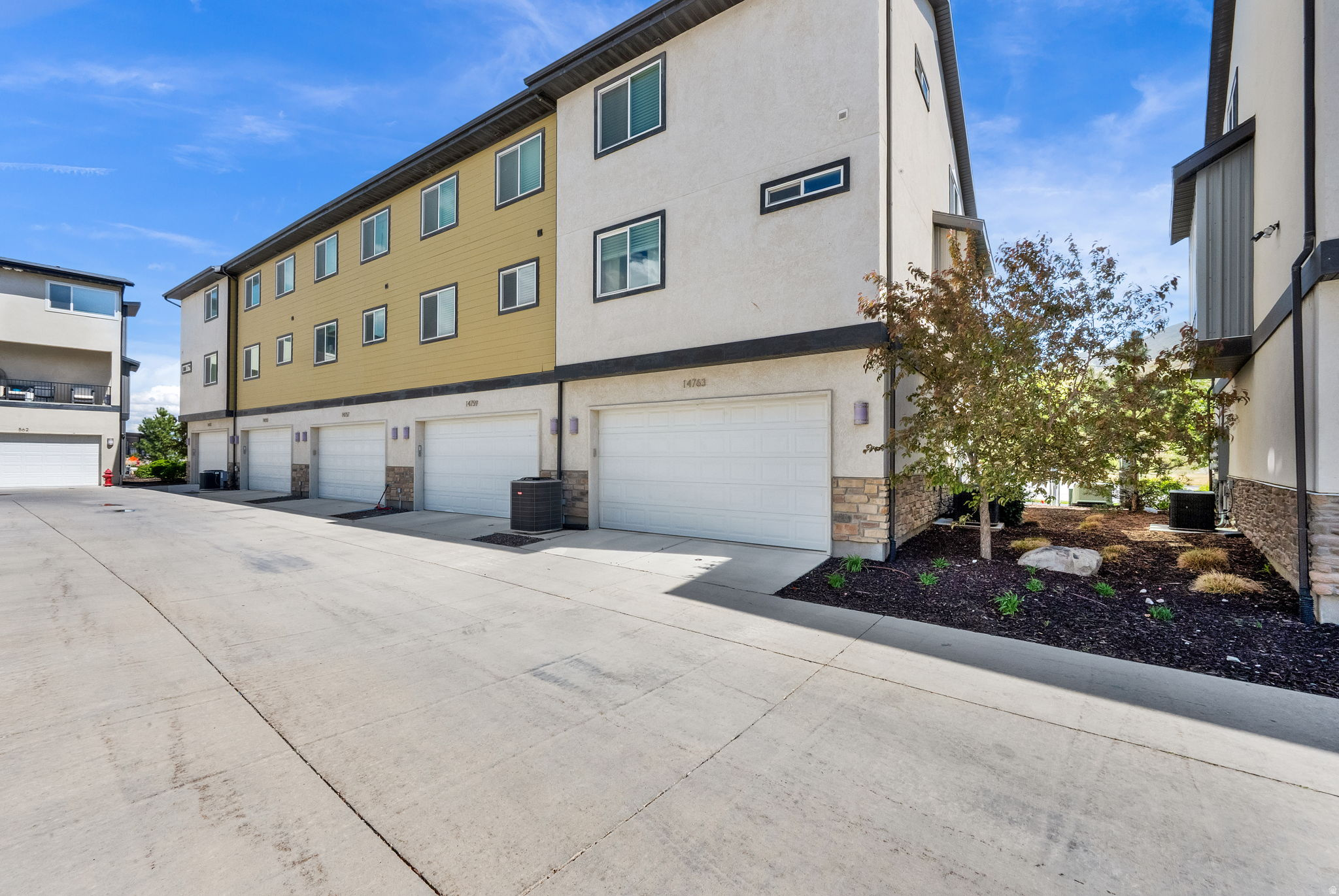 MARKETPLACE IN INDEN - Residential