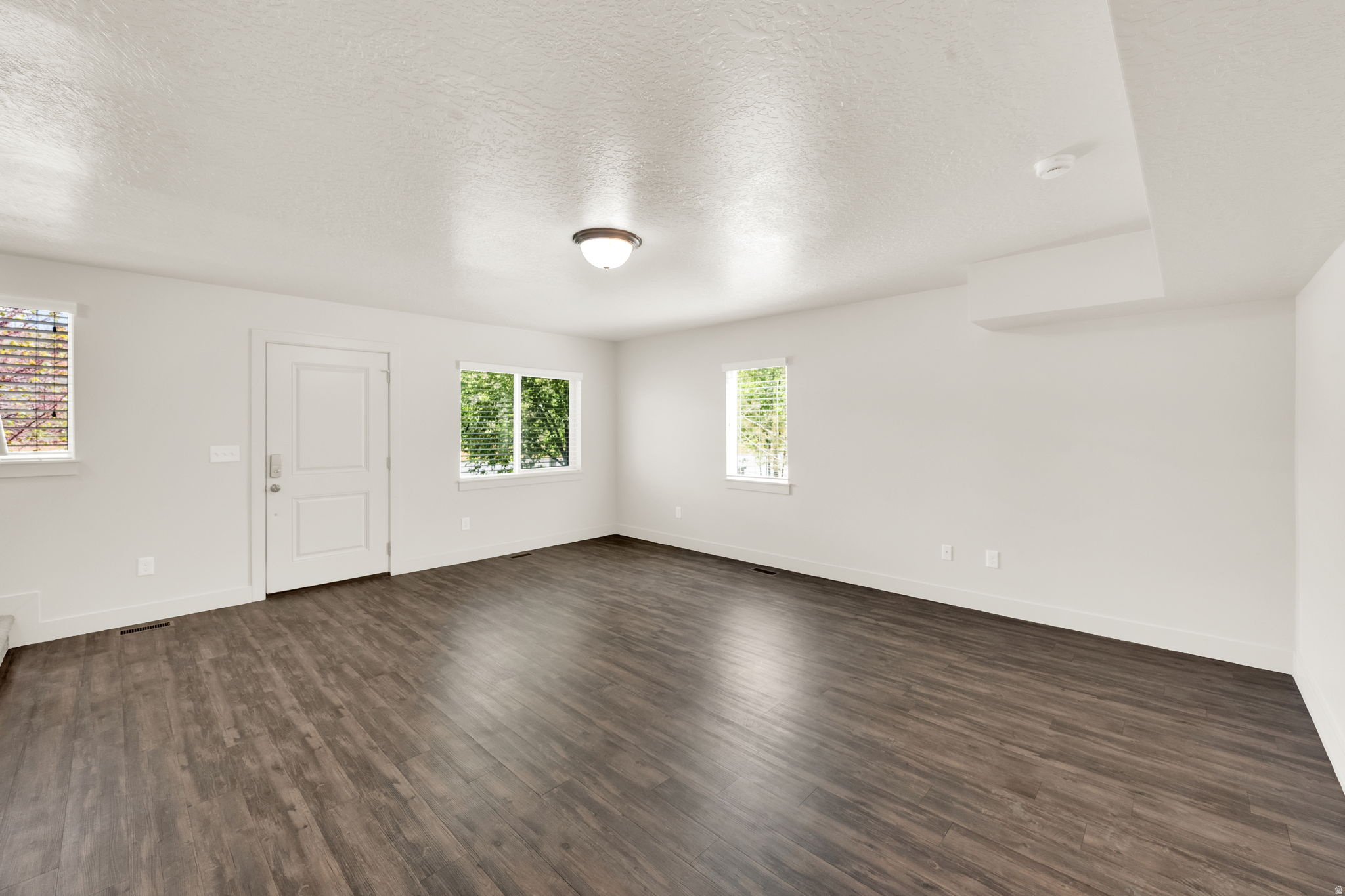 MARKETPLACE IN INDEN - Residential