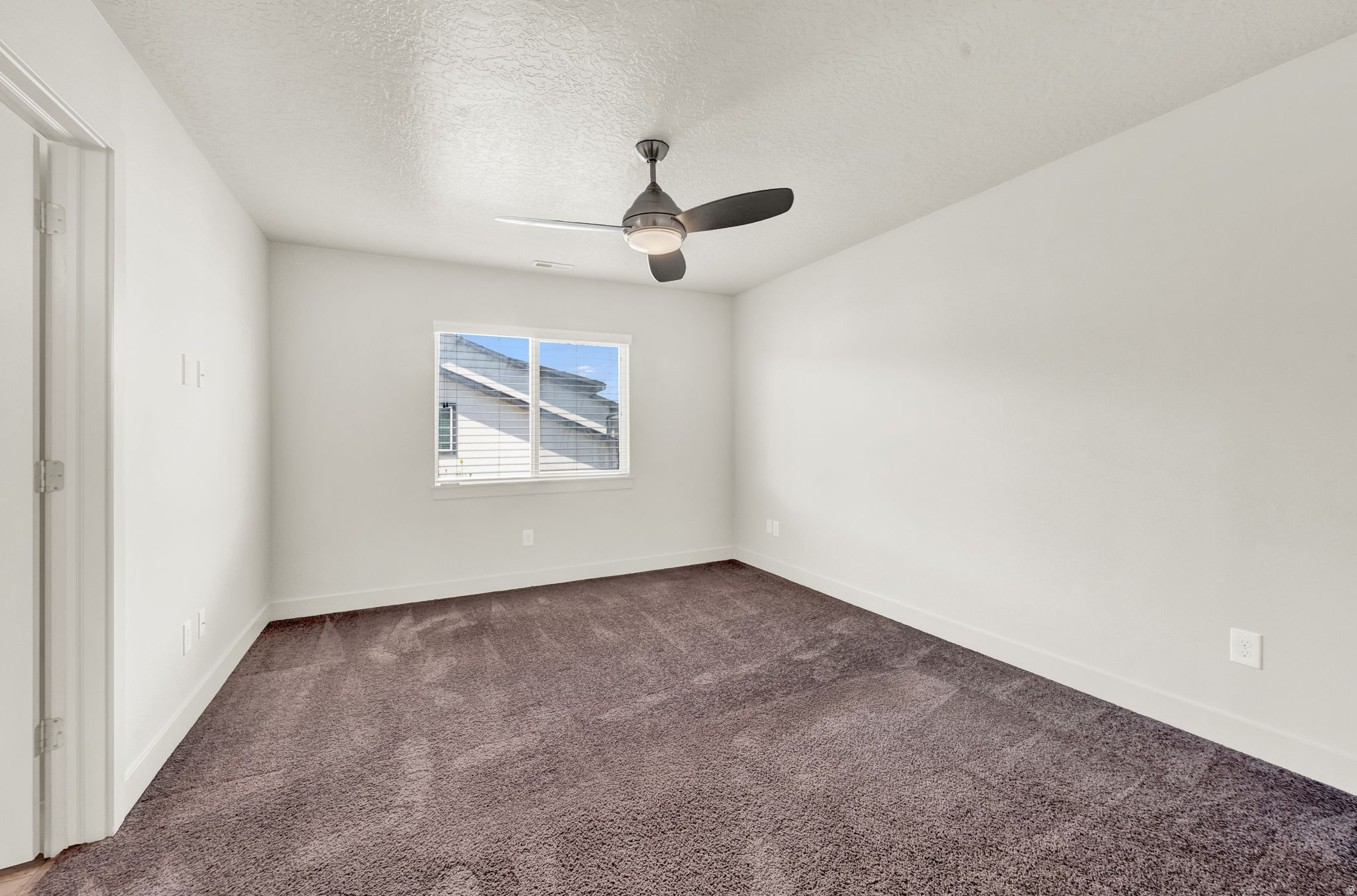 MARKETPLACE IN INDEN - Residential