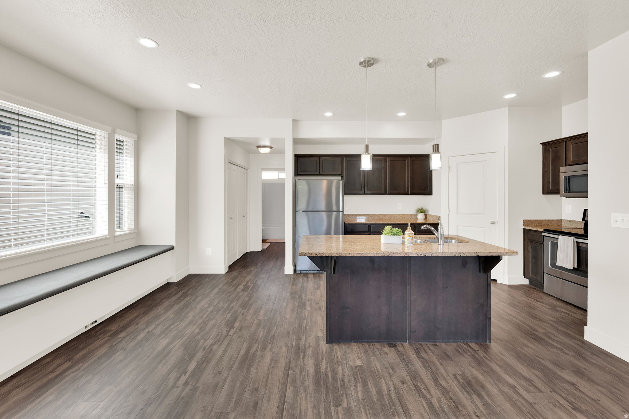 MARKETPLACE IN INDEN - Residential