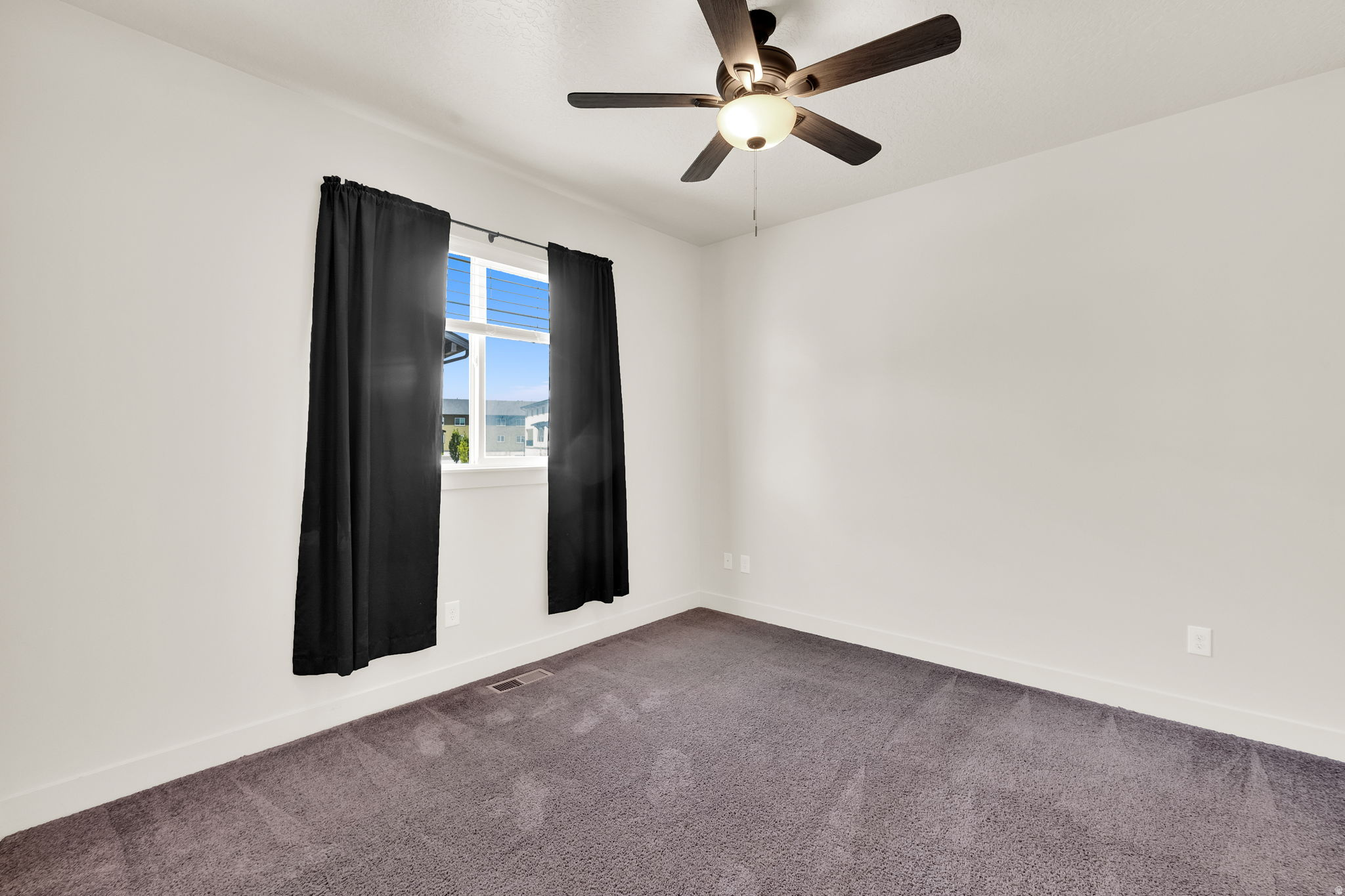 MARKETPLACE IN INDEN - Residential