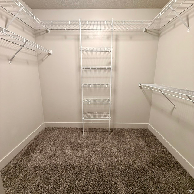 MARKETPLACE IN INDEN - Residential