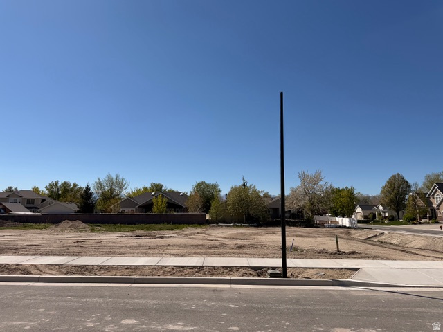 BRAND ESTATES - Land
