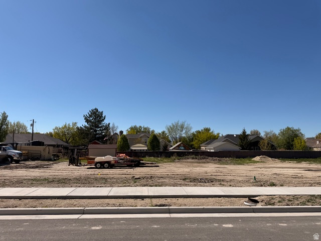BRAND ESTATES - Land