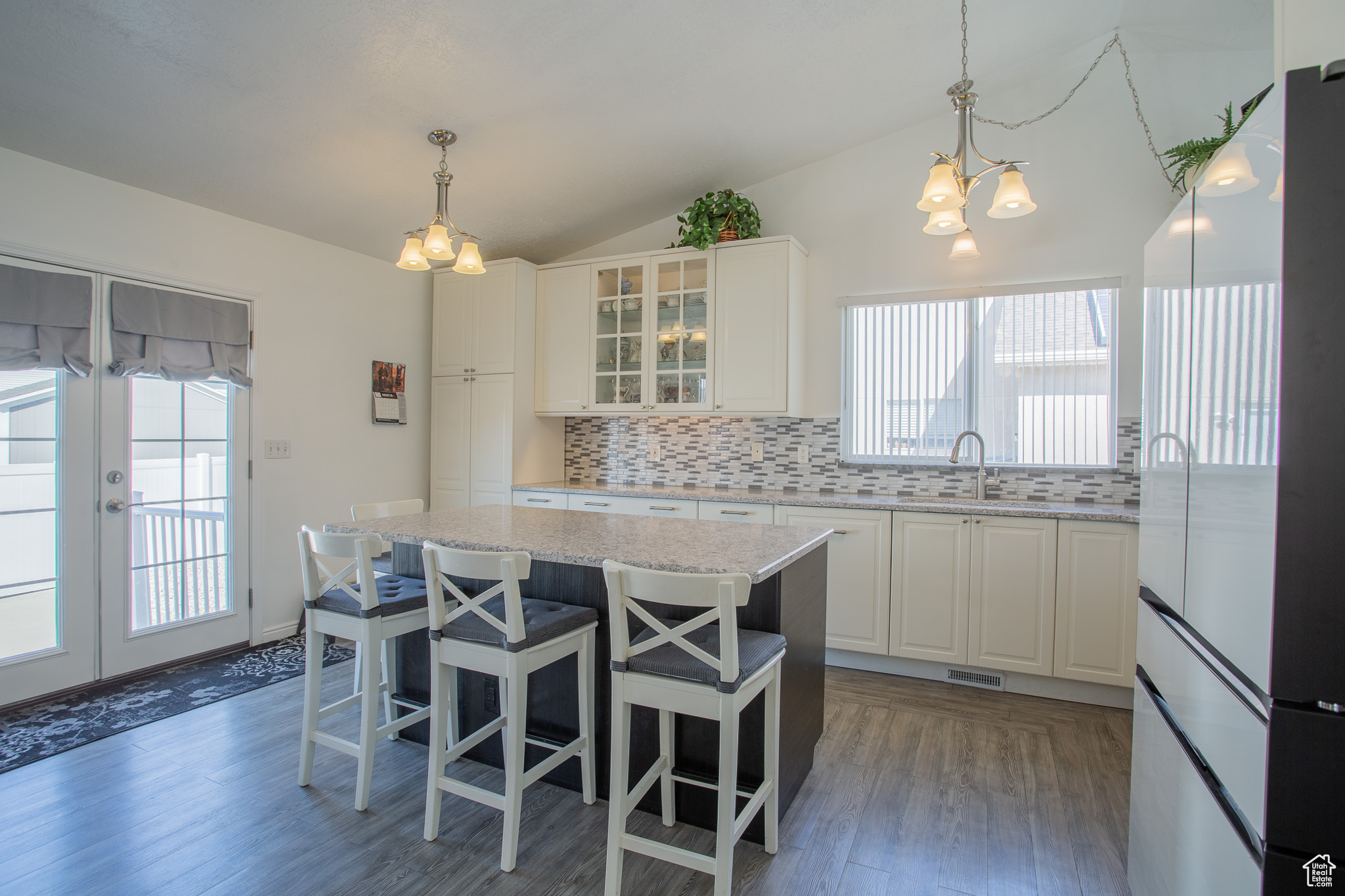 5704 S Stony Brook Way, Kearns, Utah image 4