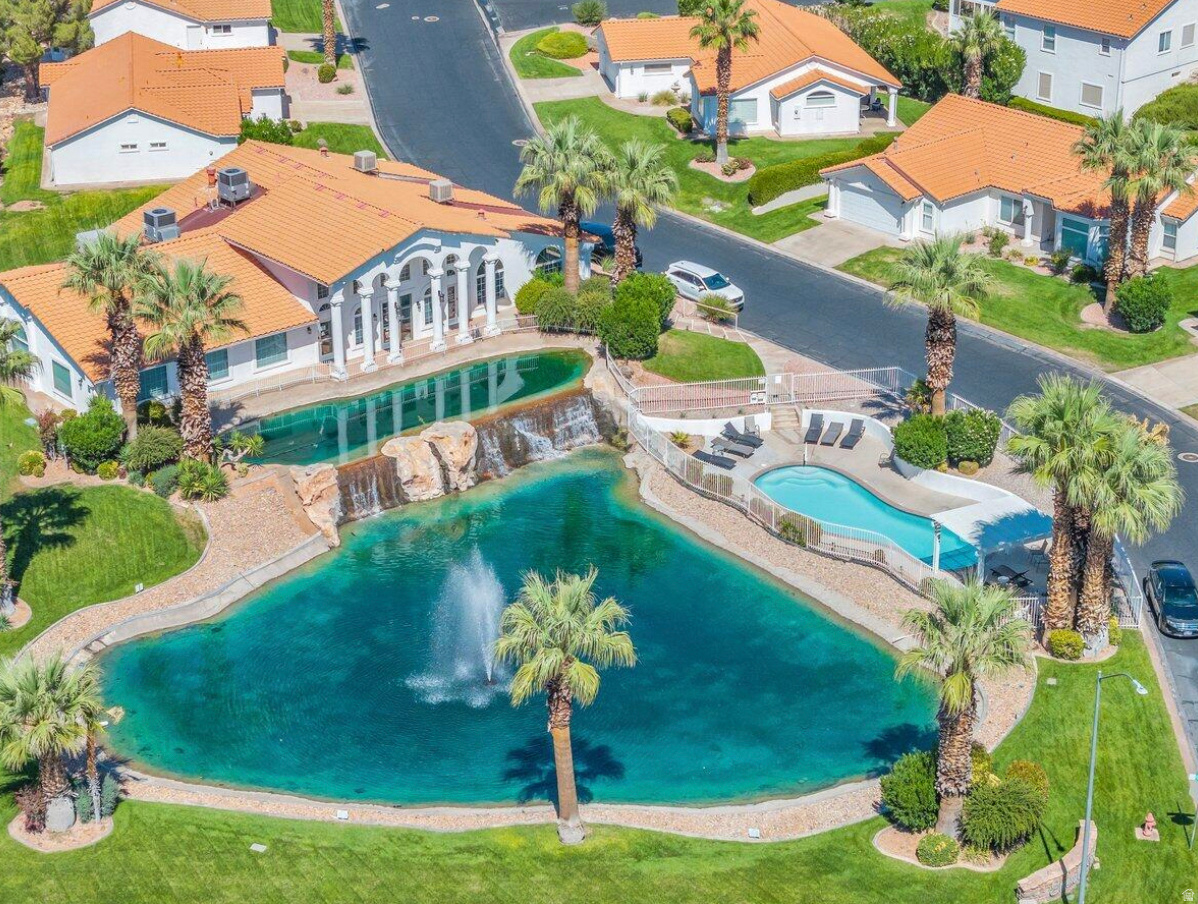 EMERALD SPRINGS TOWNHOMES - Residential