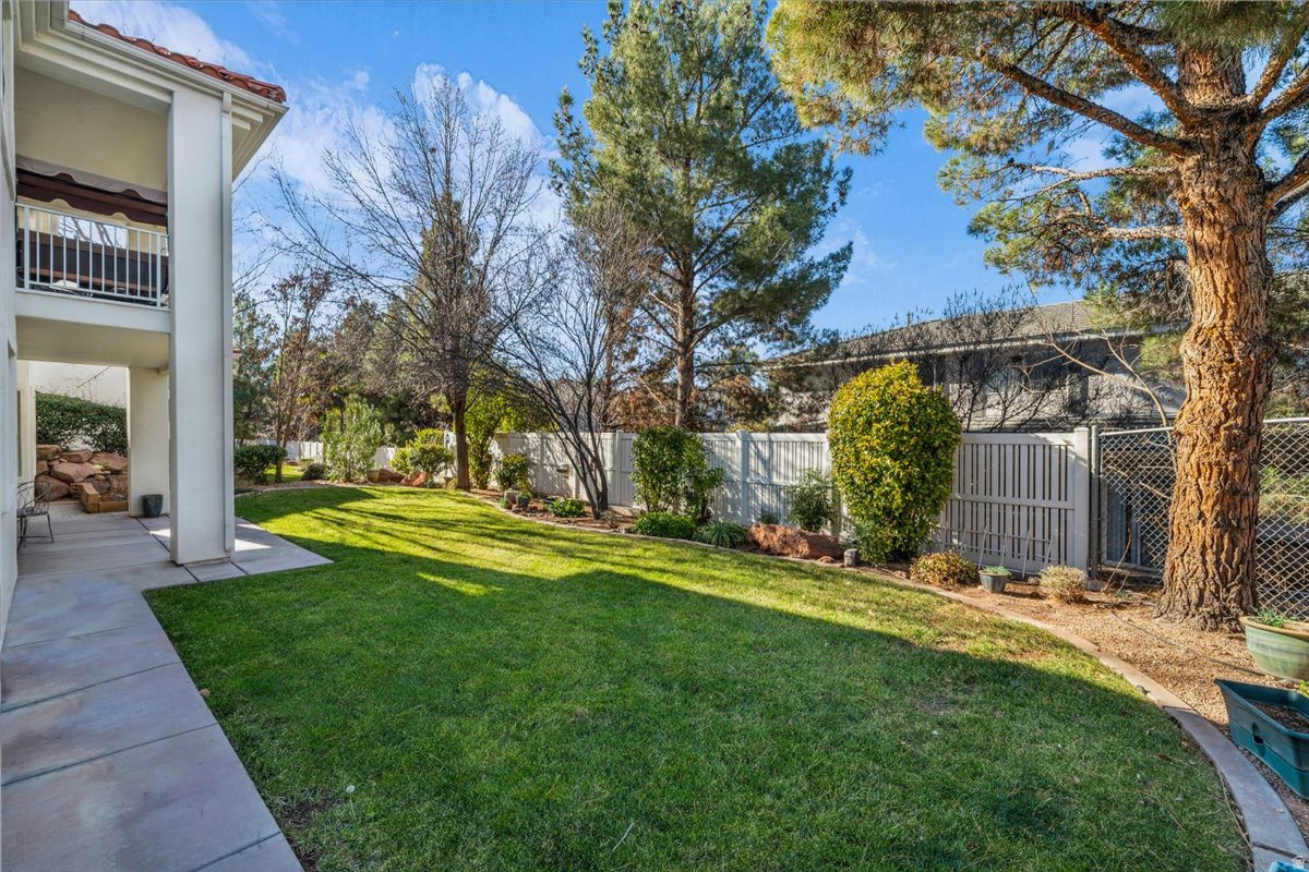 EMERALD SPRINGS TOWNHOMES - Residential