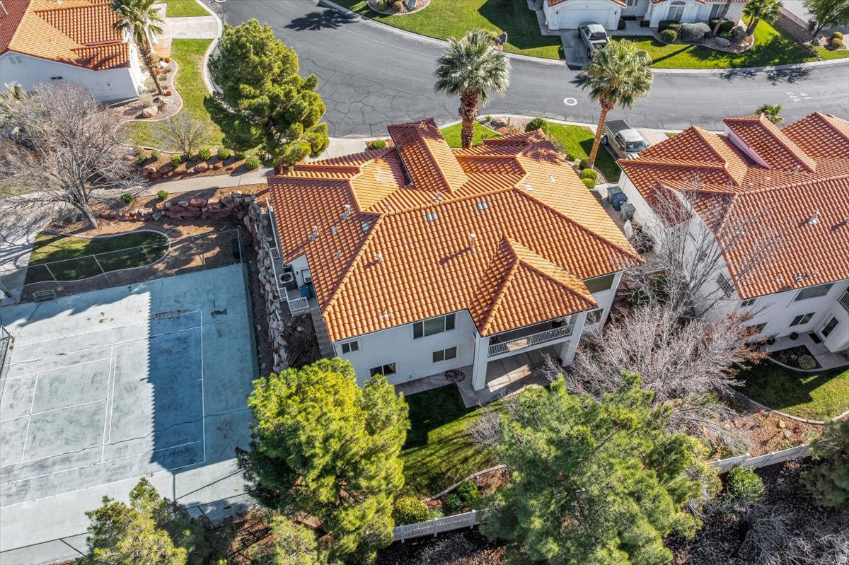 EMERALD SPRINGS TOWNHOMES - Residential