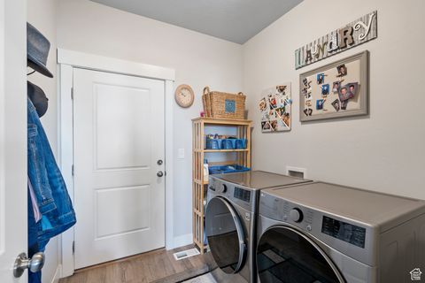 Tiny photo for 142 W PARKSIDE LOOP, Elk Ridge, UT 84651 (MLS # 2105148)