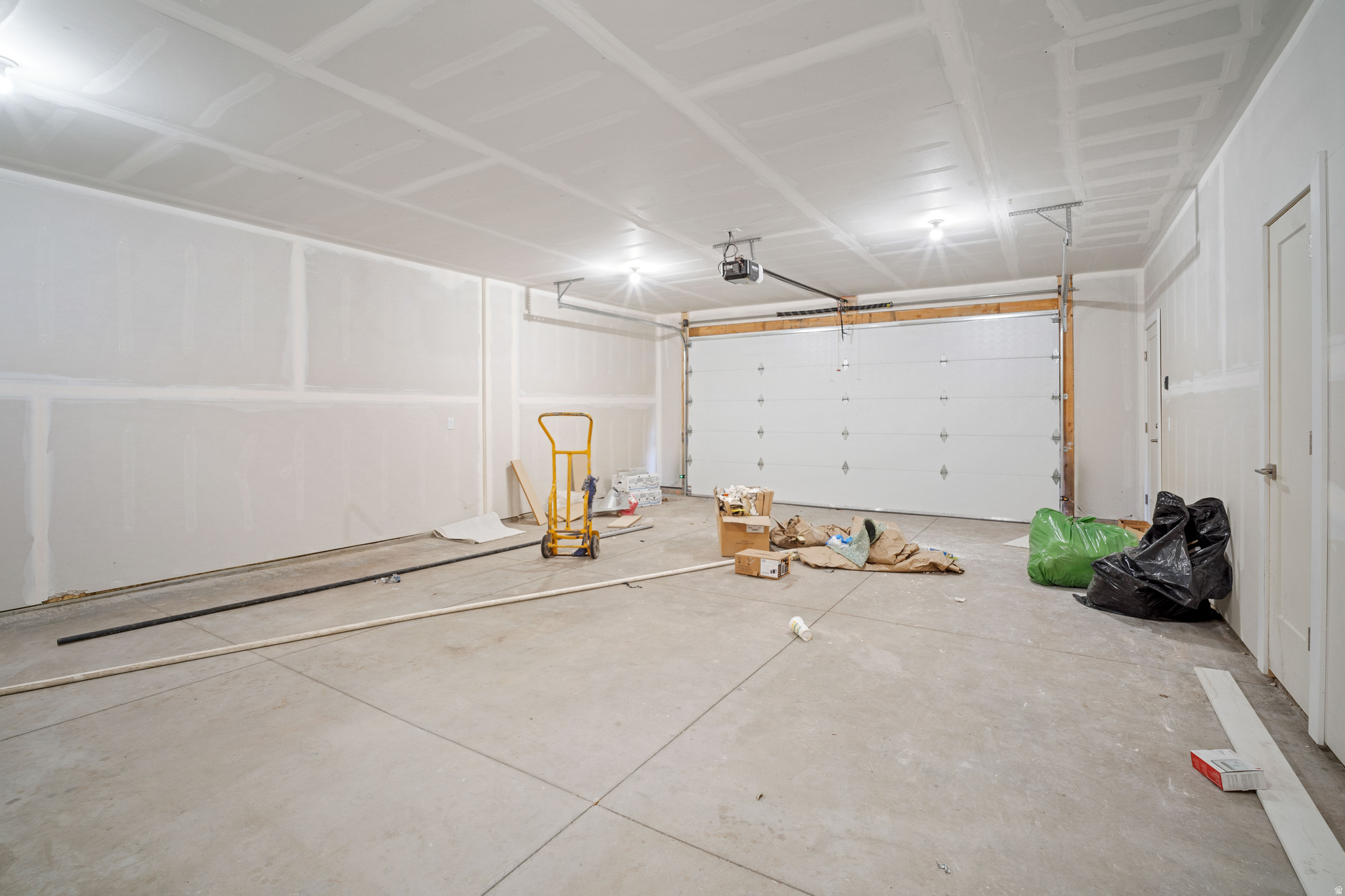 MAIN STREET - Residential