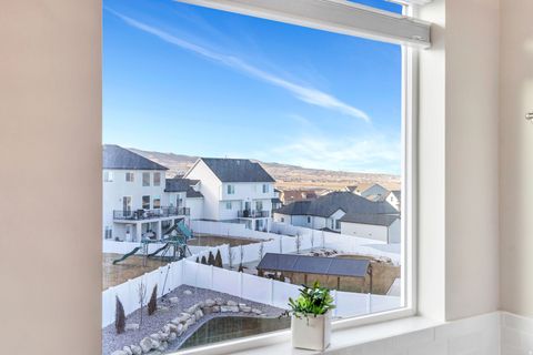 Tiny photo for 1537 S LUKAS LN, Saratoga Springs, UT 84045 (MLS # 2135001)