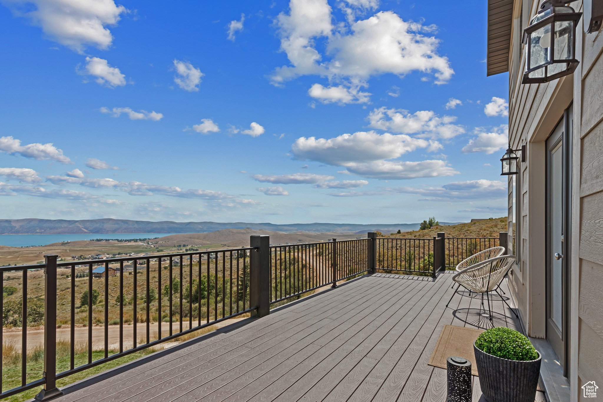 SWEETWATER PARK SUB 5 LOT 27 - Residential