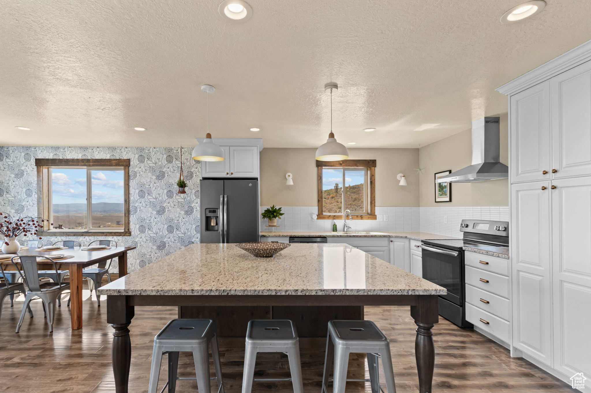 SWEETWATER PARK SUB 5 LOT 27 - Residential