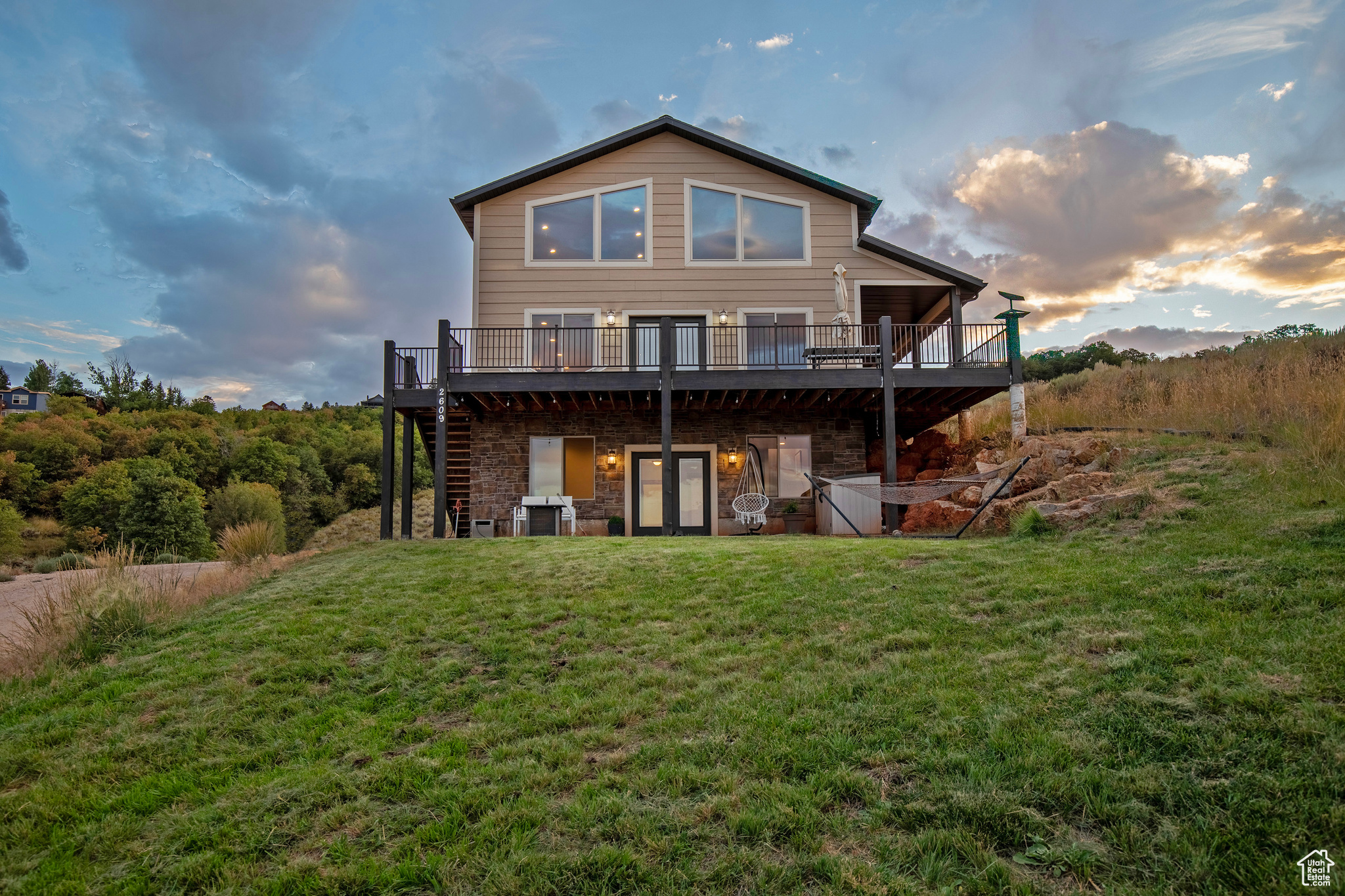 SWEETWATER PARK SUB 5 LOT 27 - Residential