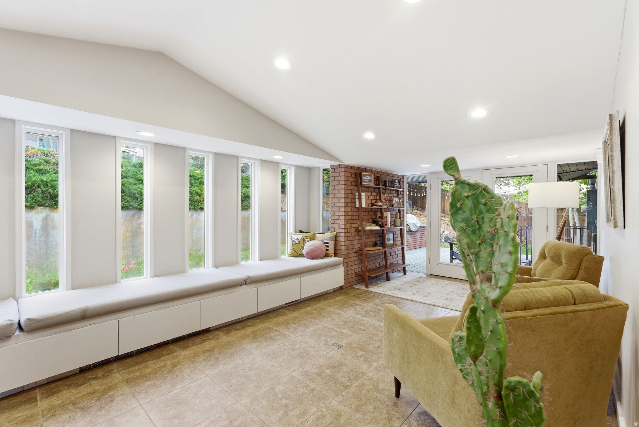 OAKVISTA PARK - Residential