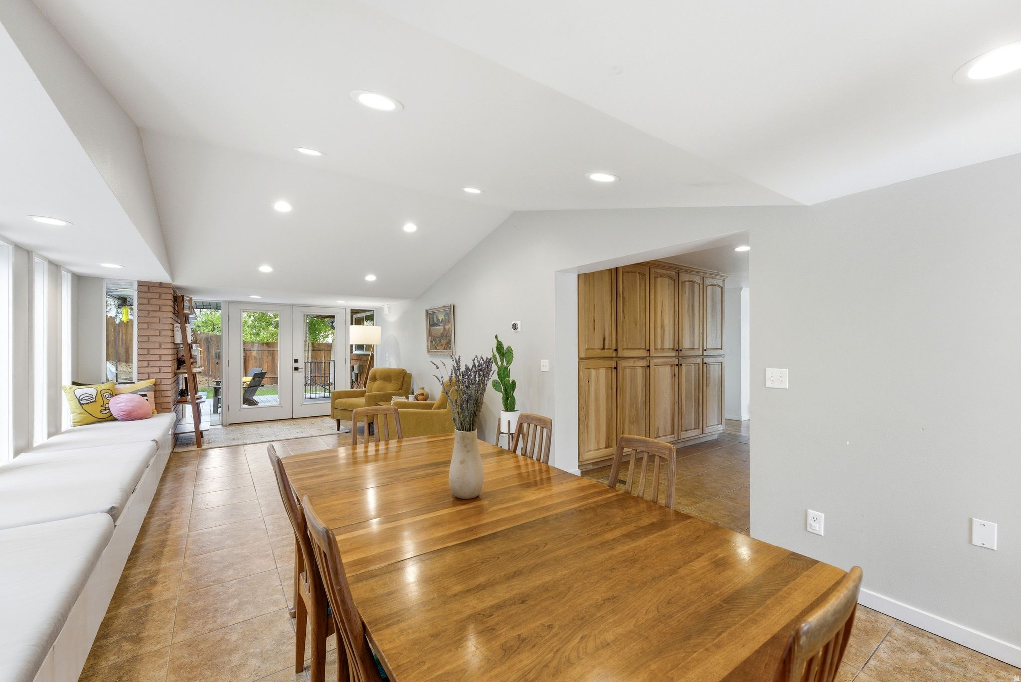 OAKVISTA PARK - Residential