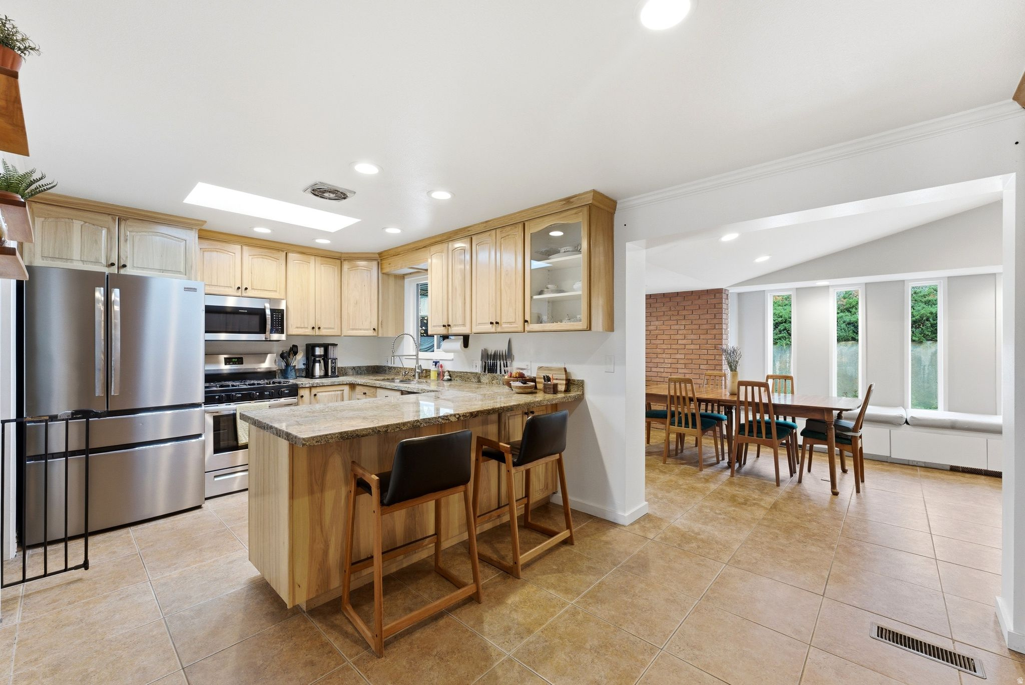 OAKVISTA PARK - Residential