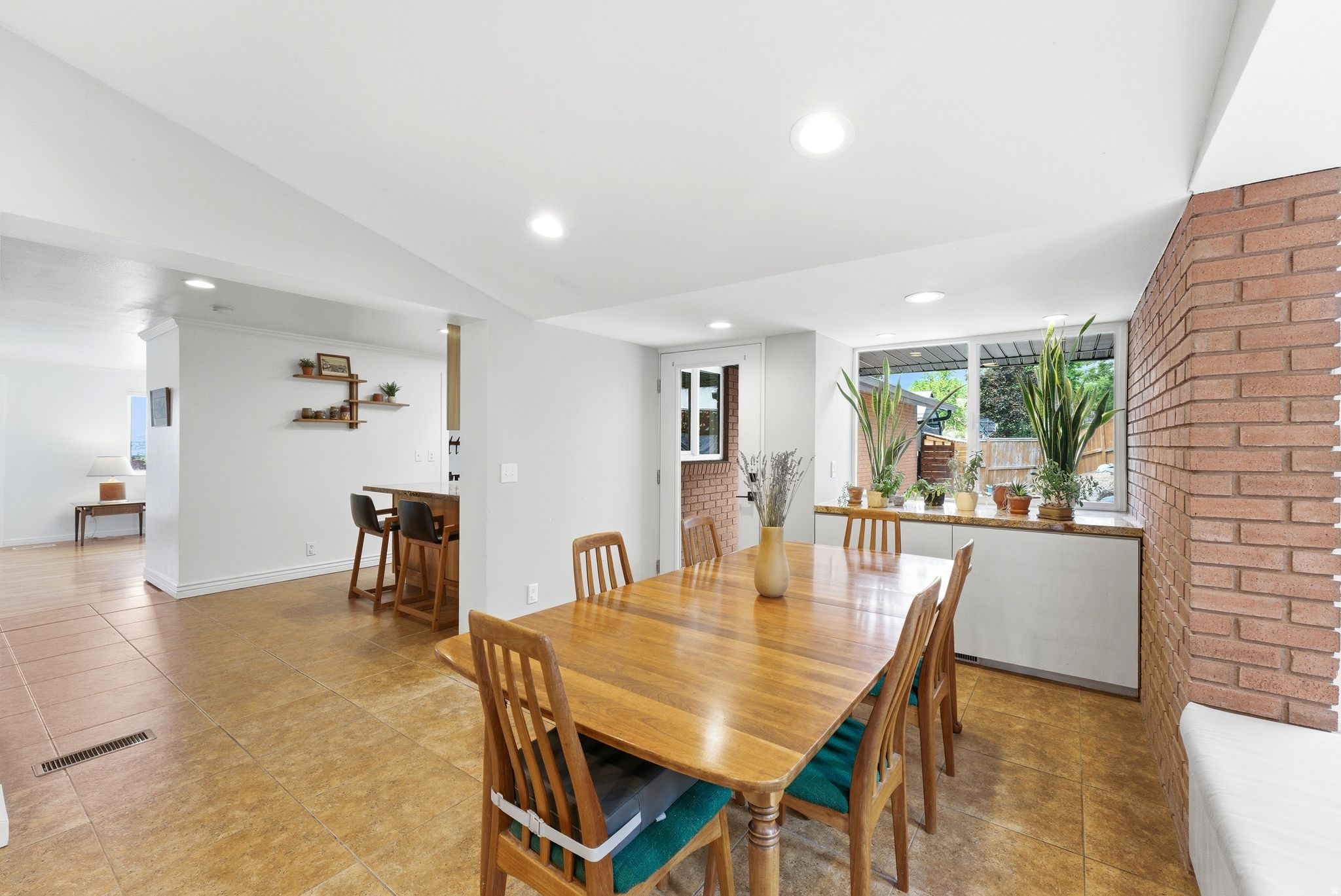 OAKVISTA PARK - Residential