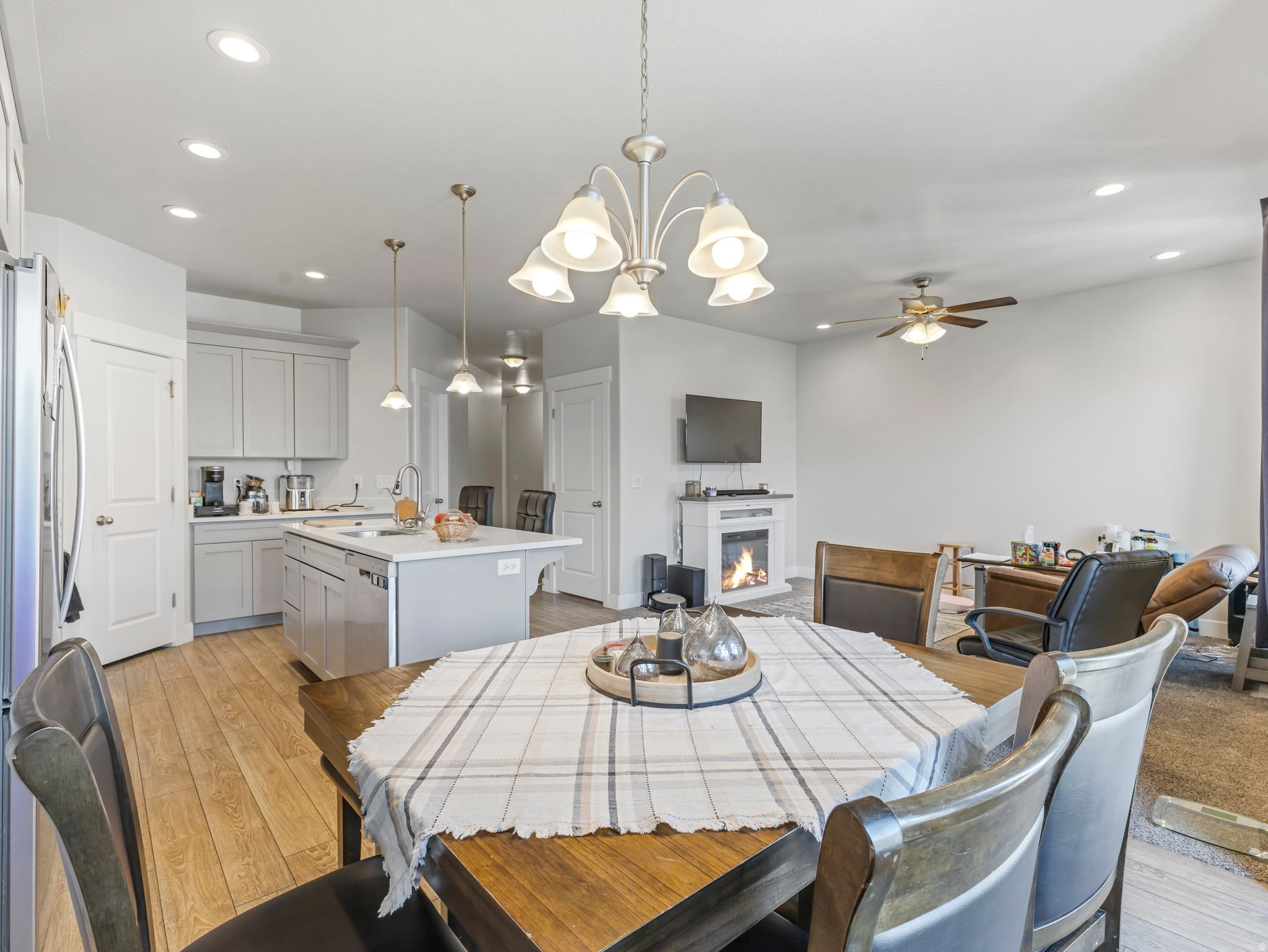 SKY RIDGE - Residential