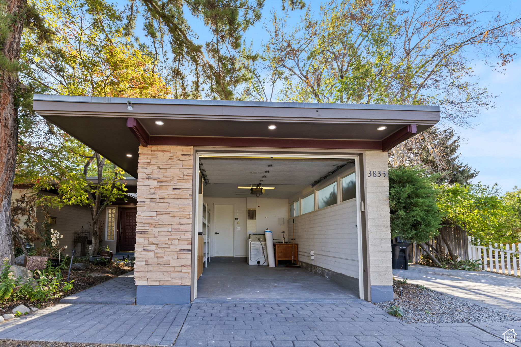 UPLAND TERRA - Residential