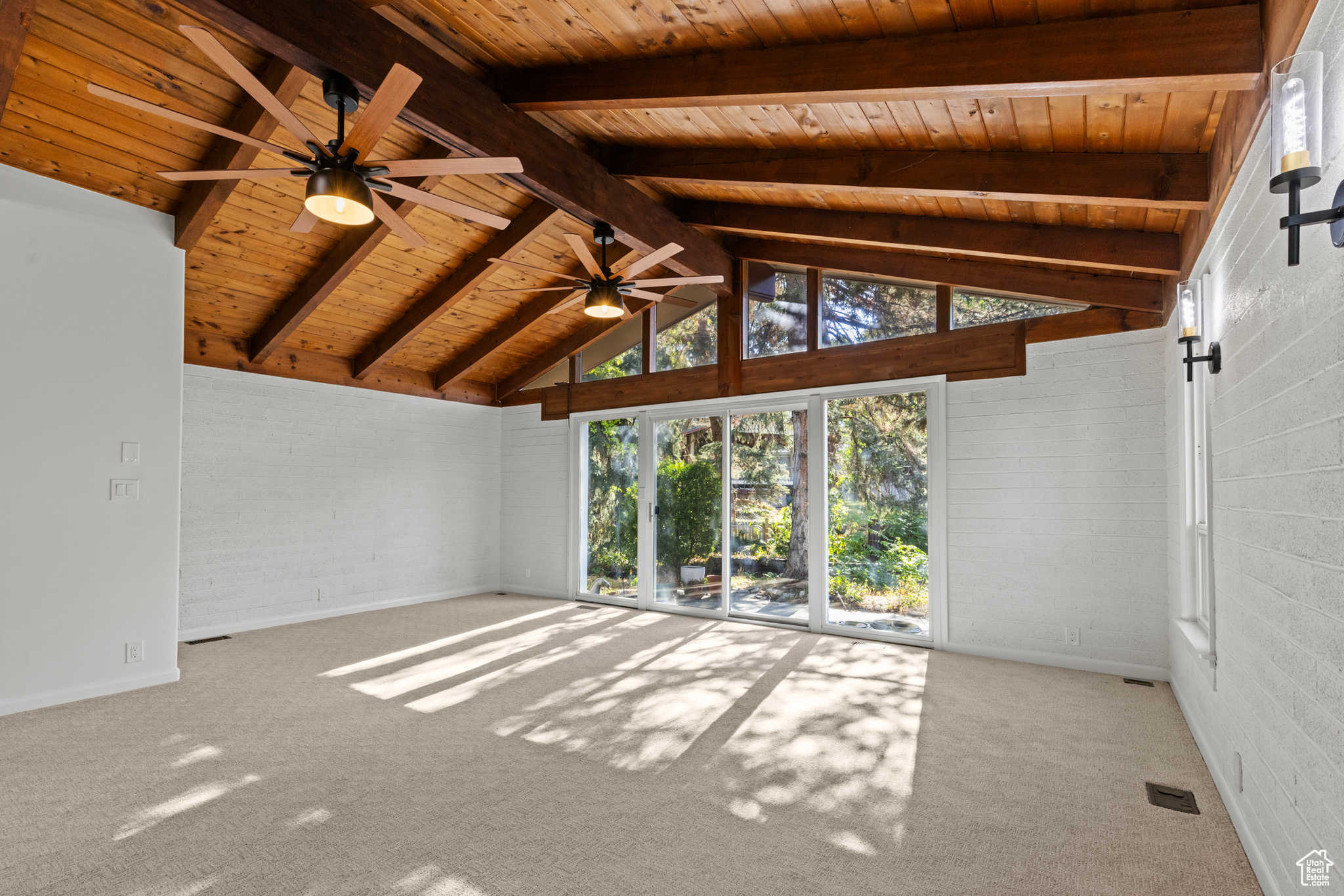 UPLAND TERRA - Residential