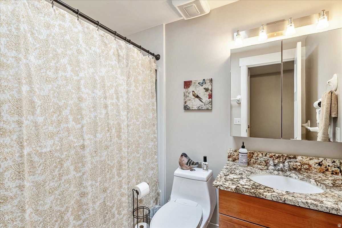 HOMESTEAD COURT - Residential