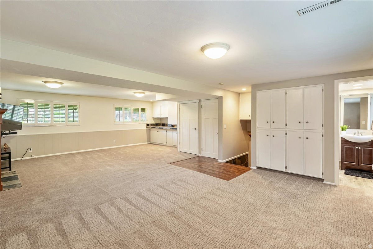 HOMESTEAD COURT - Residential