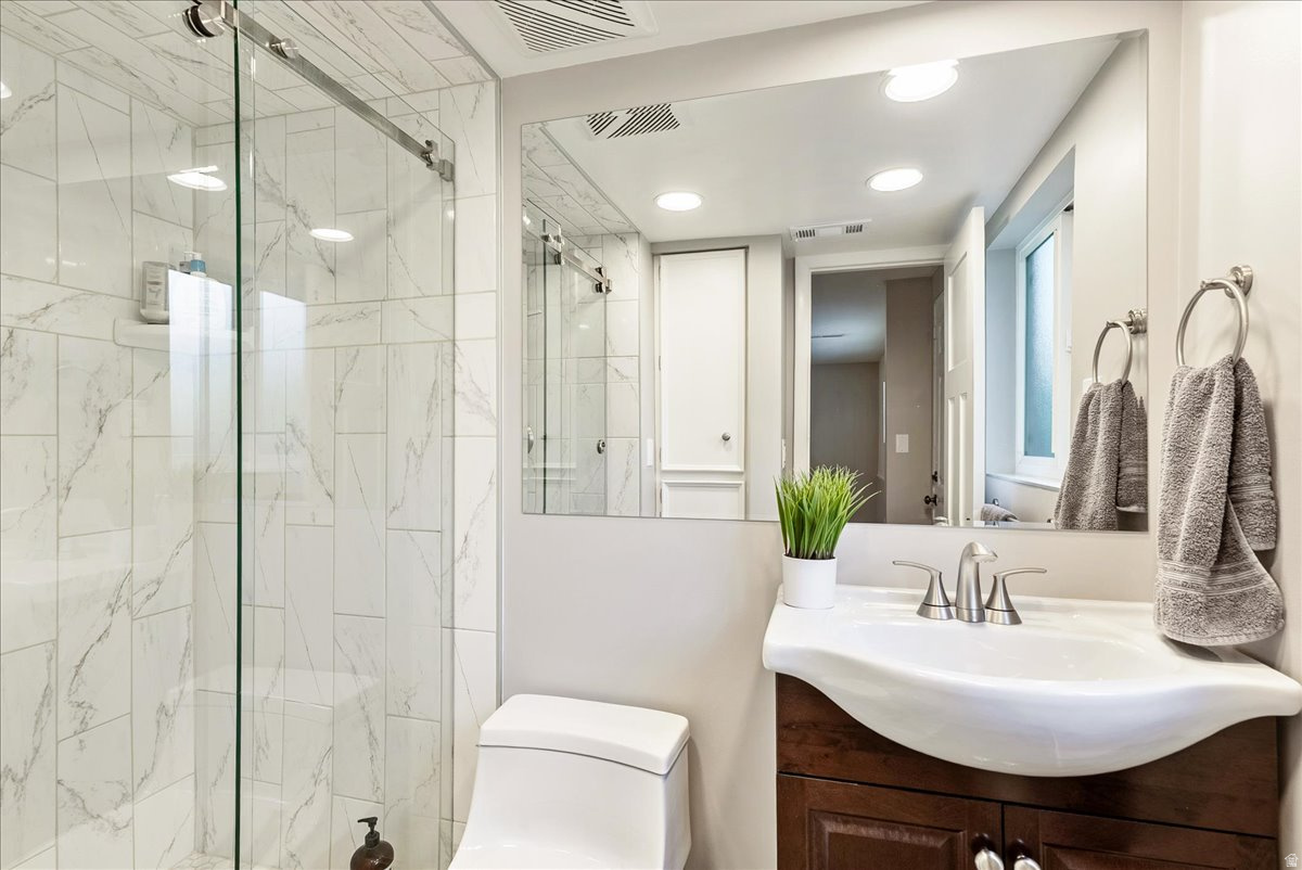 HOMESTEAD COURT - Residential