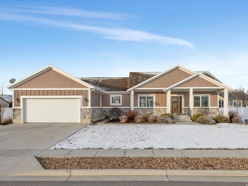 Photo for 633 E 180 N, Tremonton, UT 84337 (MLS # 2129946)