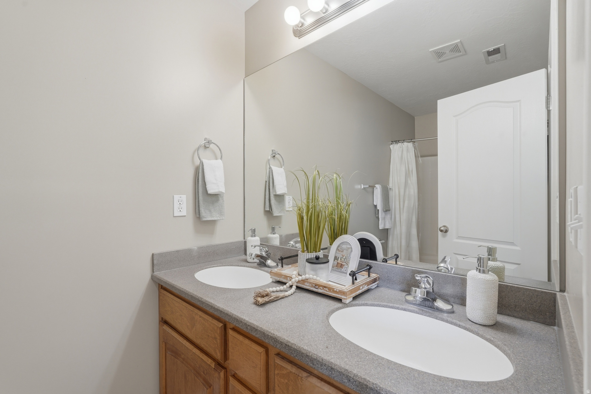 FOXBORO COVENTRY - Residential