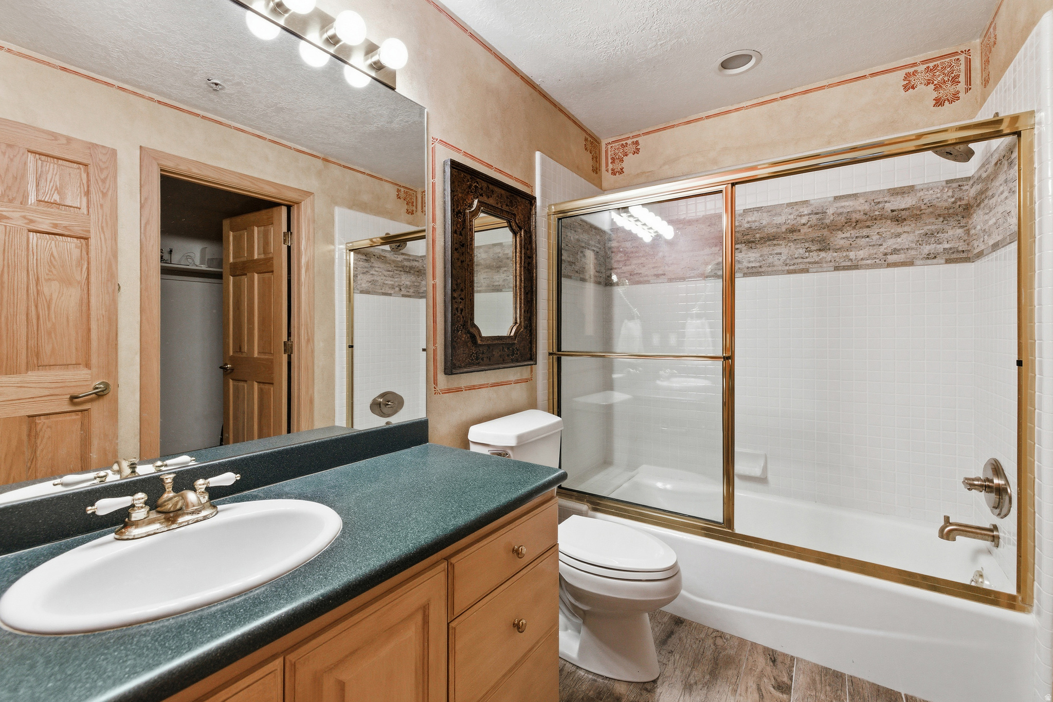 KNOLL ESTATES - Residential