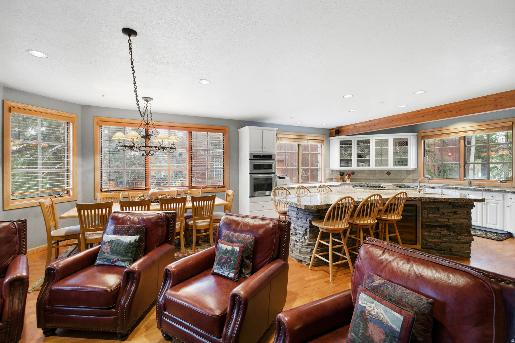 KNOLL ESTATES - Residential