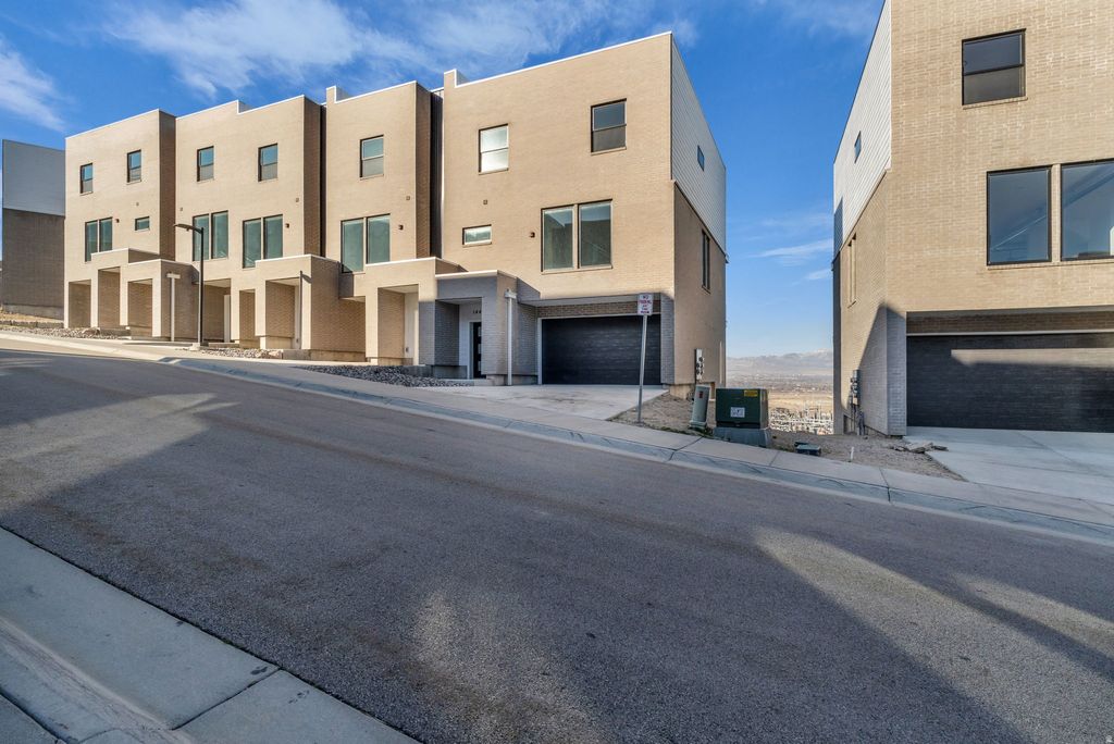 Photo of 14404 S CHAMP CV, Draper, UT 84020 (MLS # 2128437)