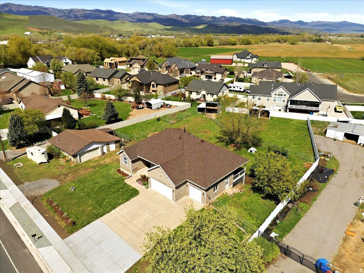 MOUNTAIN SHADOWS - Residential