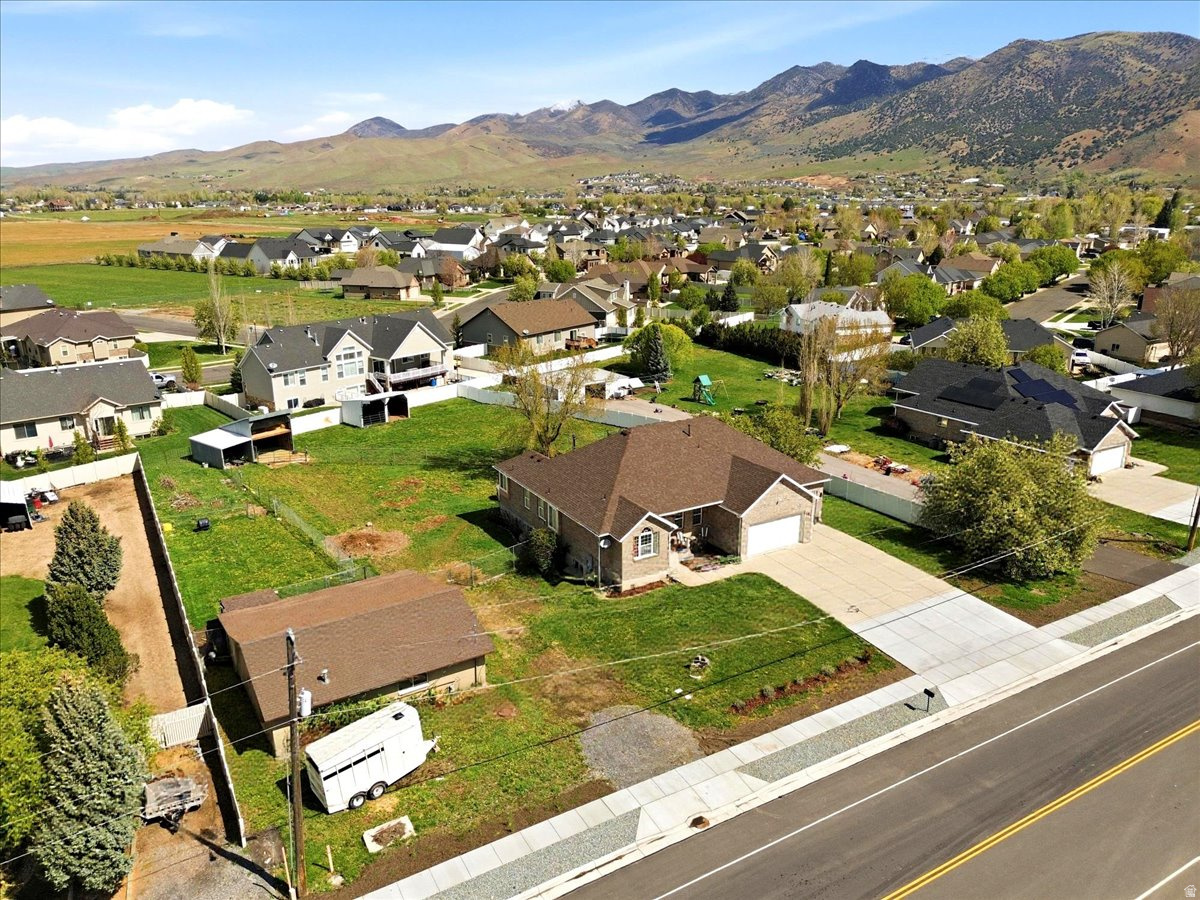 MOUNTAIN SHADOWS - Residential