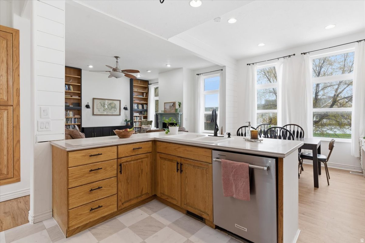 MOUNTAIN SHADOWS - Residential