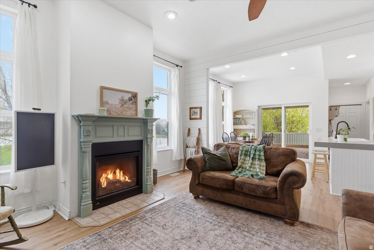 MOUNTAIN SHADOWS - Residential