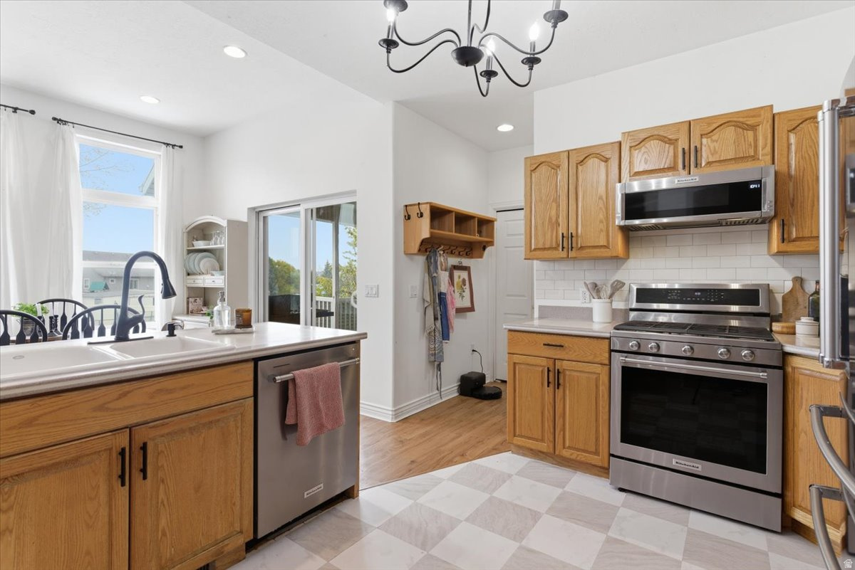 MOUNTAIN SHADOWS - Residential