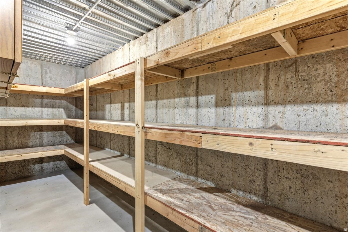 MOUNTAIN SHADOWS - Residential