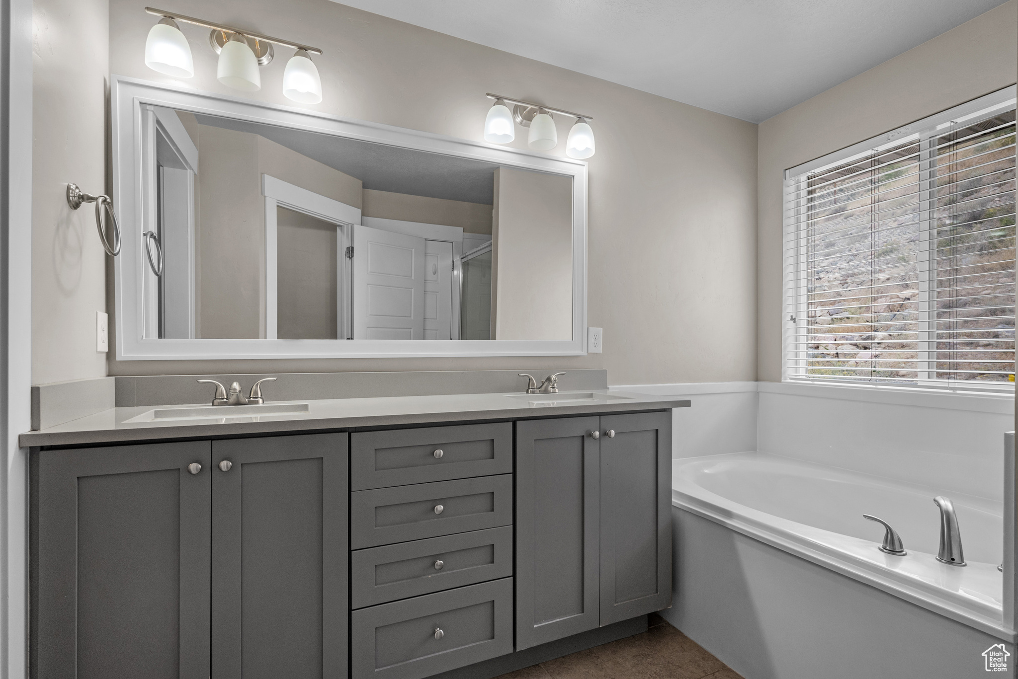 EAST MOUNTAIN - Residential